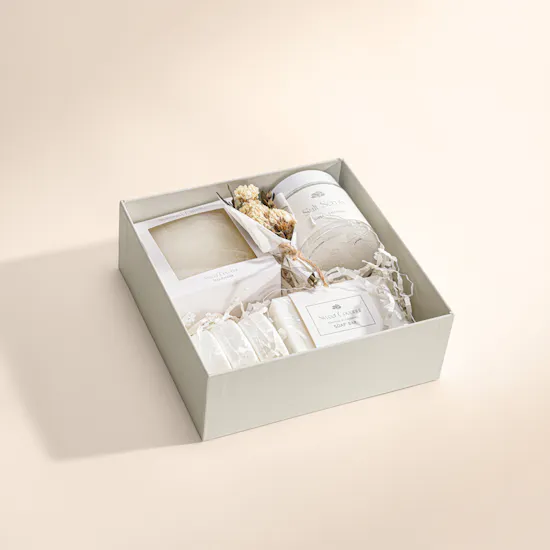 LaurGifts Sweet Coconut Spa Gift Box | Royal Flower Bouquet