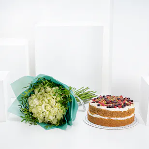 Yara's Corner Pistachio Mixed Berries Cake & Roses Yara's Corner Pistachio Mixed Berries Cake & Roses