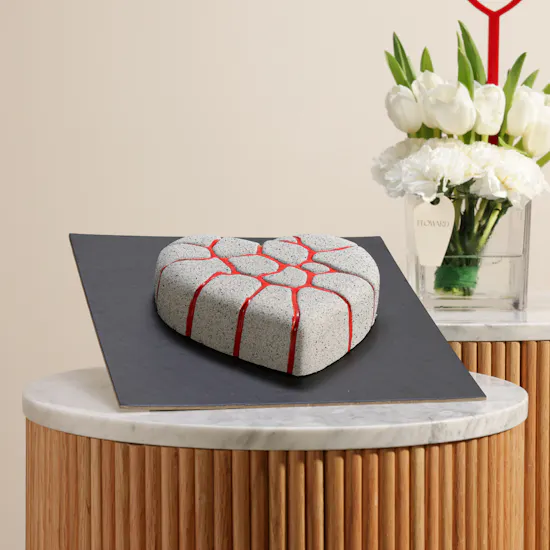 Dinara Kasko Kintsugi Heart Cake | I Love You Flowers Vase