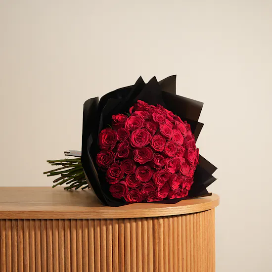 Red Love Pulse Bouquet | 50 Flowers