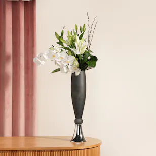 Radiant White Elegance Flower Vase Radiant White Elegance Flower Vase