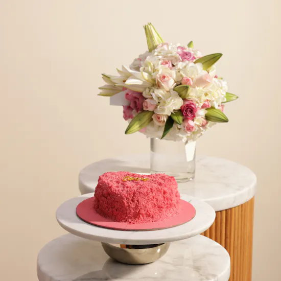 Sweet Atelier Love Pink Heart Cake | Happiest Flowers Vase