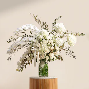 Graceful Details Flowers Vase