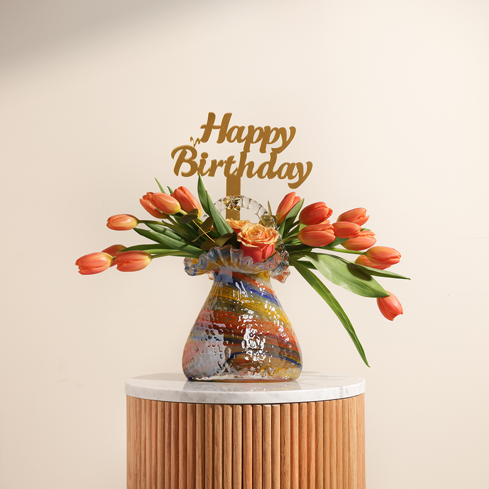 مزهرية زهور عيد ميلاة سعيد متألقة 