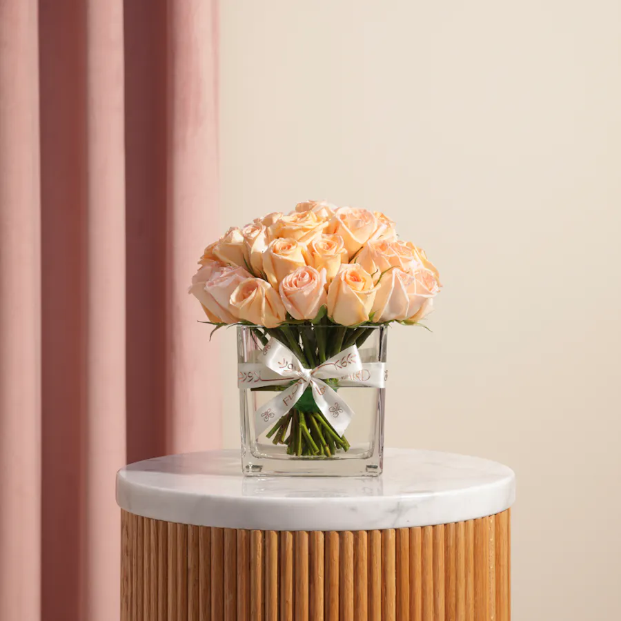 Elegant Peach Rose Vase | 35 Roses 1