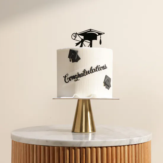 Floward Graduation Elegant White Cake