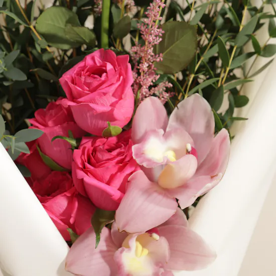 Chocoline Crêpes Dentelle Box | Calm Flower Bouquet