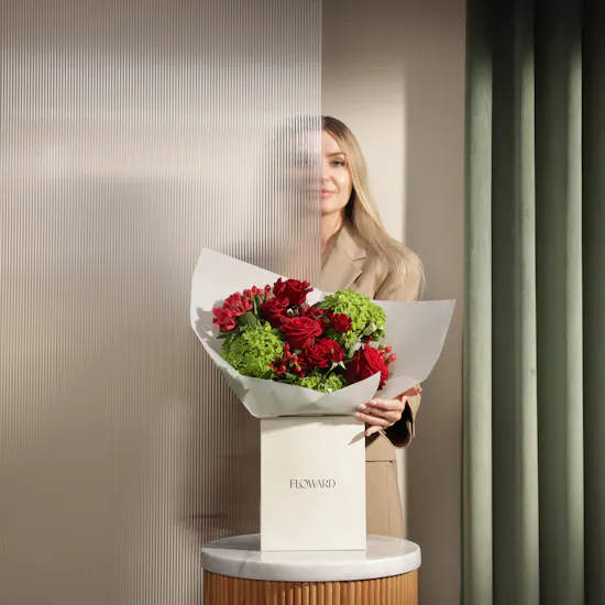 Red Dreams Flower Bouquet