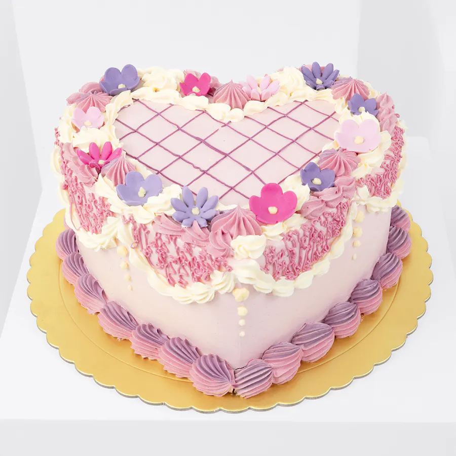 Caramel Heart  Cake & 12 Red Roses 2