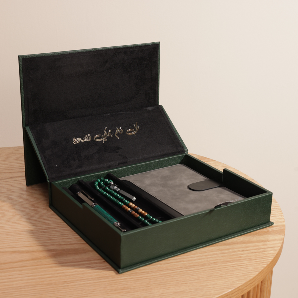 راء بالمفكرة السوداء و سبحة من بالقلم 