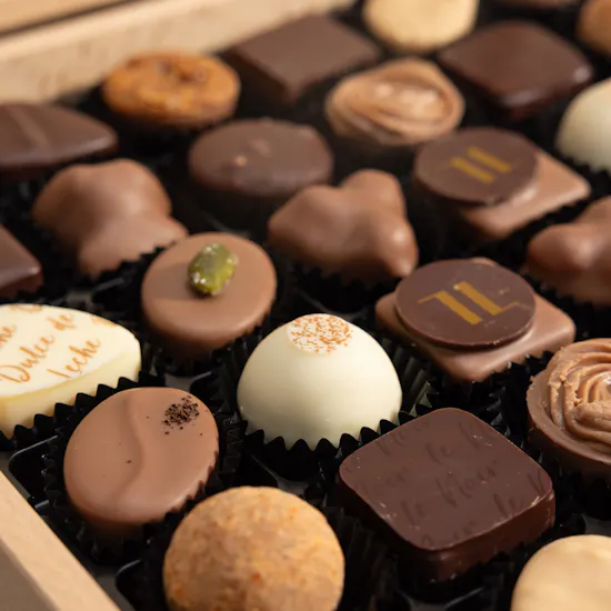 Läderach Praline and Truffle Assorted Extra Large Wooden Chocolate Box