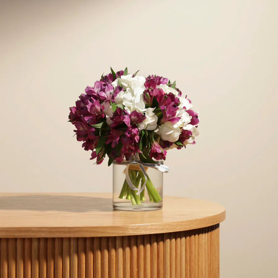 Quiet Beauty | Glass Vase 3
