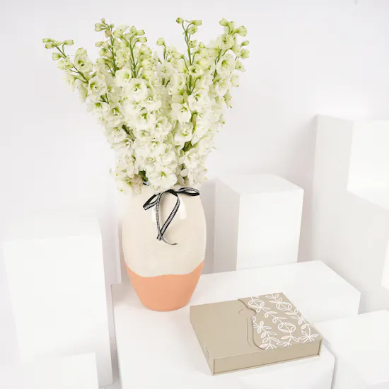 Floward Crunchy Chocolate Box | White Flowers