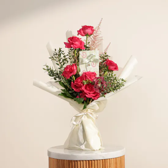 Ladurée Iconic Eugénie Gift Box | Flowers Bouquet