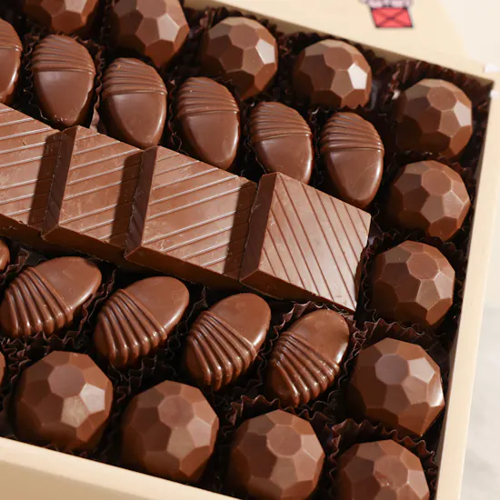 Floward Heart Chocolate Tray