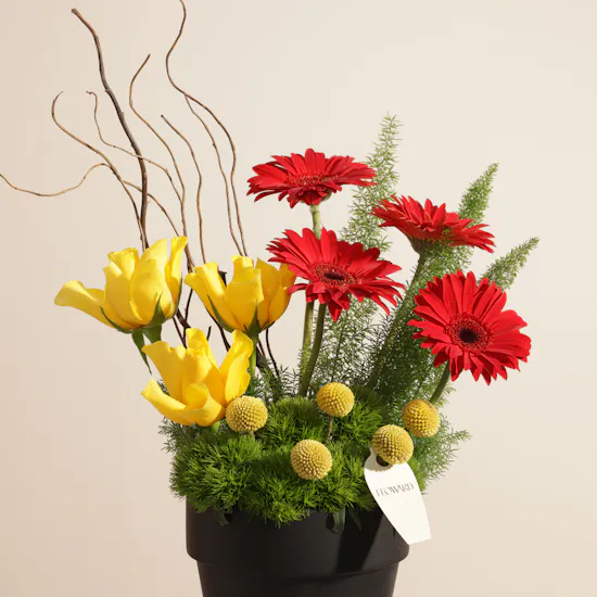 مزهرية زهور عطر الغصون