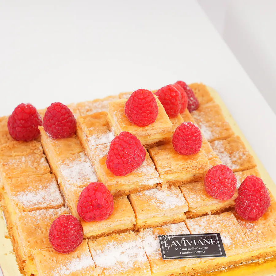 Laviviane Mille Feuille Bites Big Box | Blooms Bouquet  3