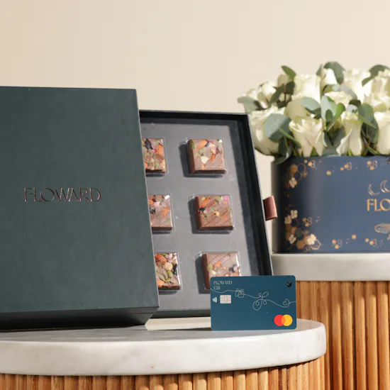 Floward 35 BHD Card and Chocolate Box | Roses Box