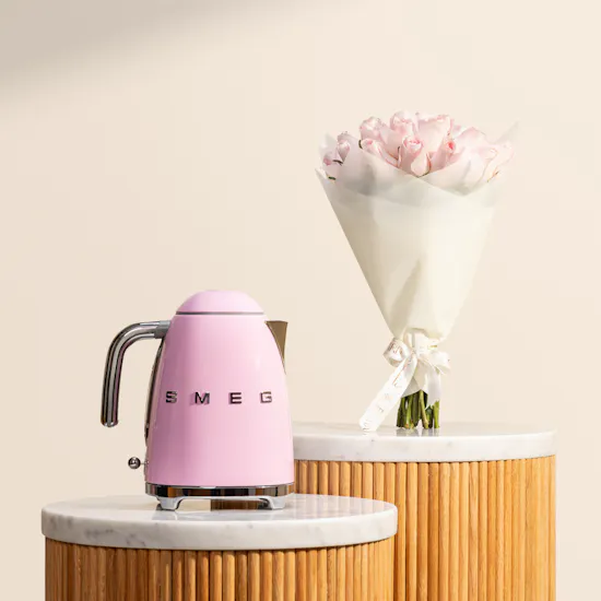 Smeg Retro Style Electric Pink Kettle | Exceptional Attraction Flowers Bouquet