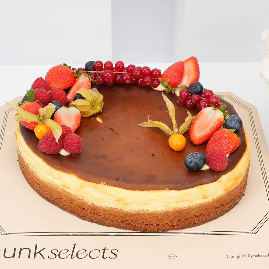 Chunk Cake with Soft Blooms Vase 4