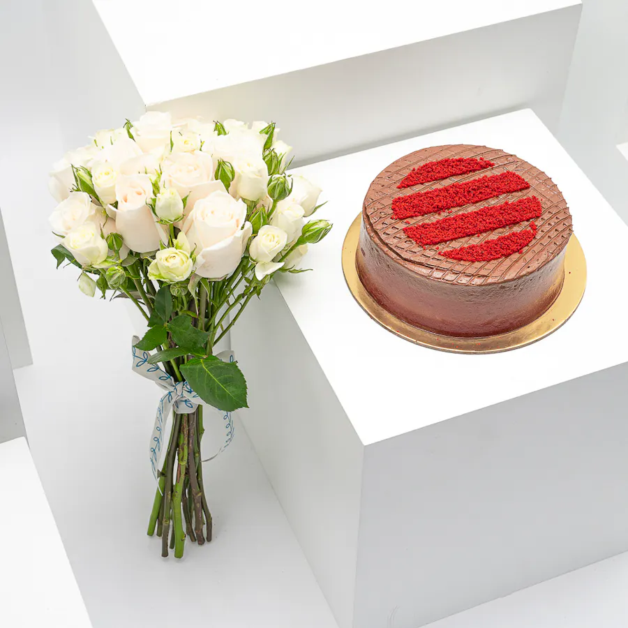 Munch Bakery Chocolate Velvet Cake | White Roses 1