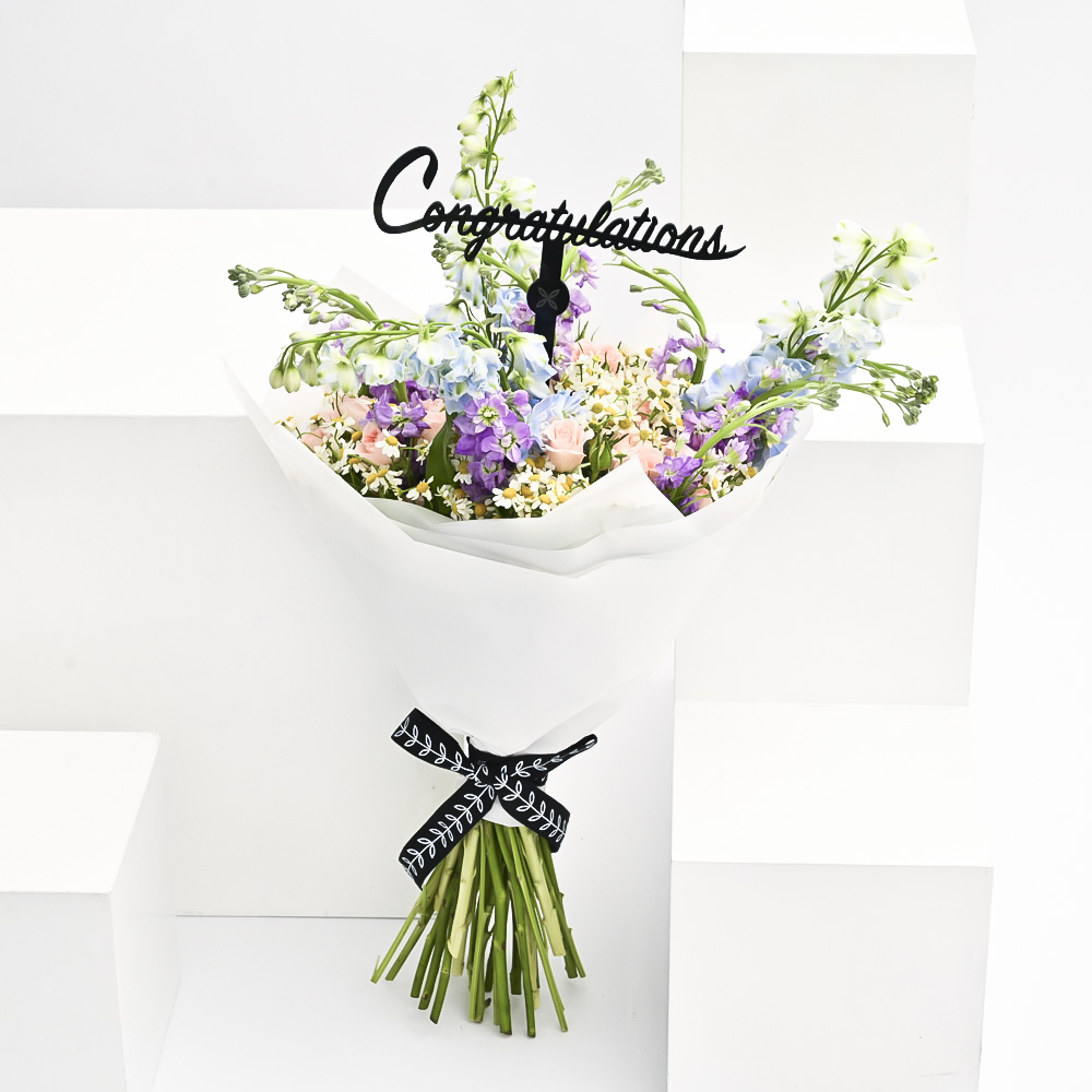 باقة زهور الربيع المشرق للتخرج