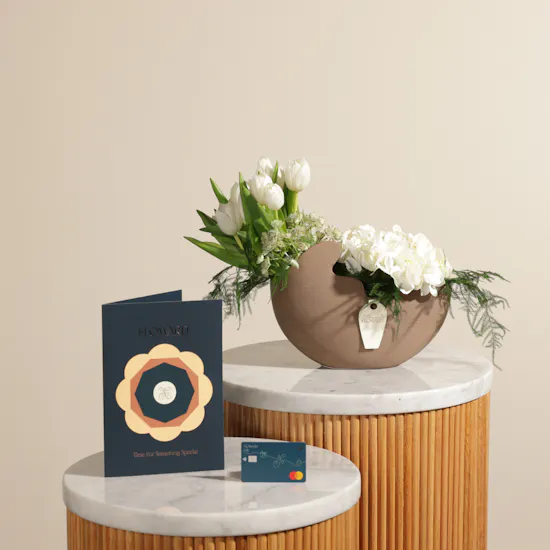 Floward 50 BHD Card | Serene Flower Vase
