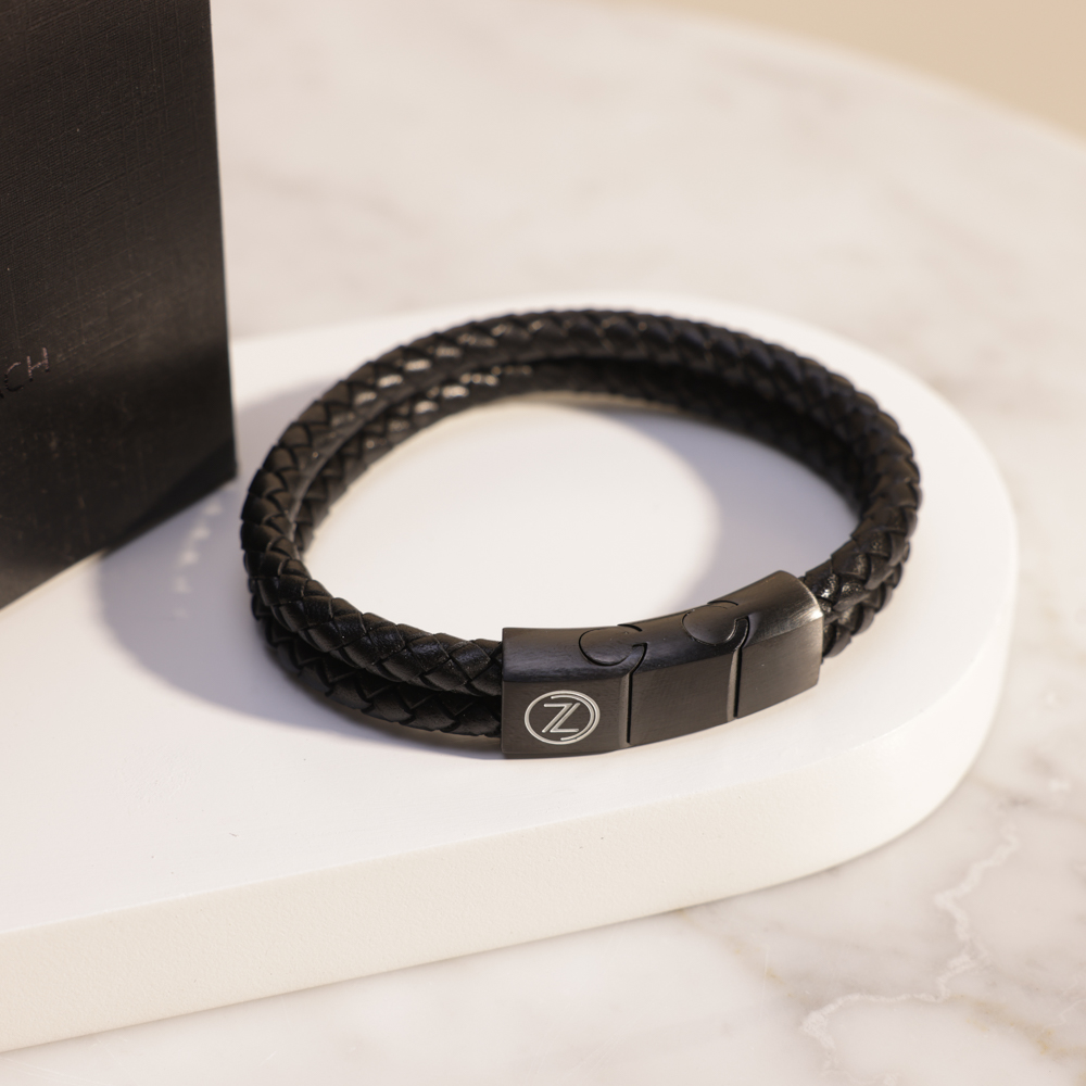 سوار اسود مزدوج من الجلد من زوس