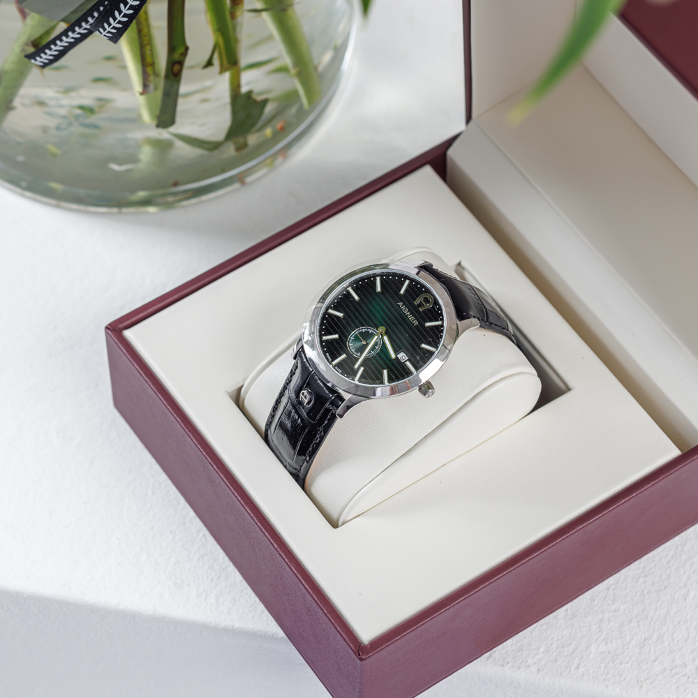 ساعة أيجنر للرجال باللون الأسود والأخضر | زهور بيضاء