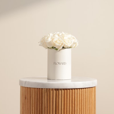Dreamy White Rose Box | 15 Flowers Dreamy White Rose Box | 15 Flowers