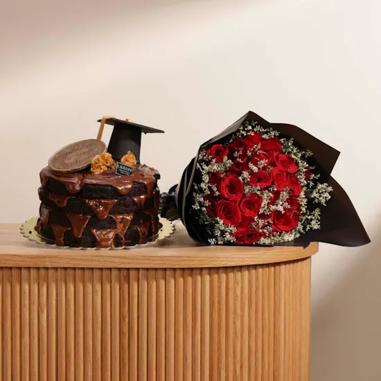 Laviviane Graduation Cake | Red Rose
