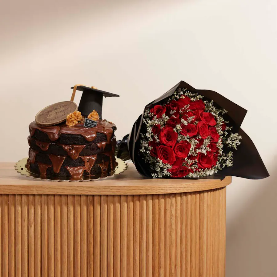 Laviviane Graduation Cake | Red Rose  1
