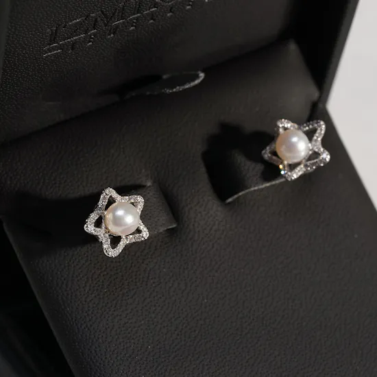 Izmirian Jewellery Pearly Blossom Diamond Earrings