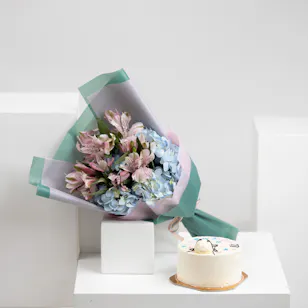 Cake Boutique Bento Boy or Girl Mini Cake | Blooms Cake Boutique Bento Boy or Girl Mini Cake | Blooms