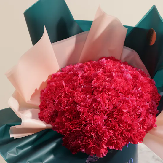 Unique Fuchsia Carnation Box | 35 Flowers