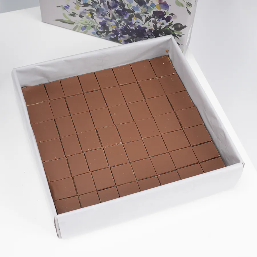 Hanoverian Chocolate with Caramel Box | Colors of Love Bouquet 3