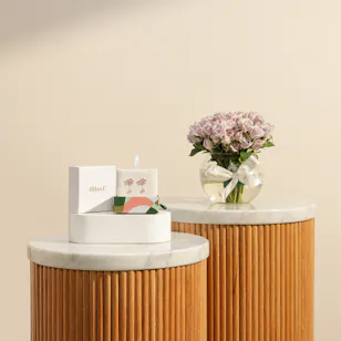 Miss L' by L'azurde Earrings | Soft Glow Flowers Vase Miss L' by L'azurde Earrings | Soft Glow Flowers Vase