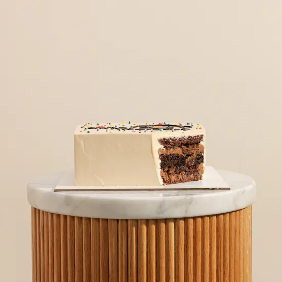 Floward Cute Square Anniversary Cake