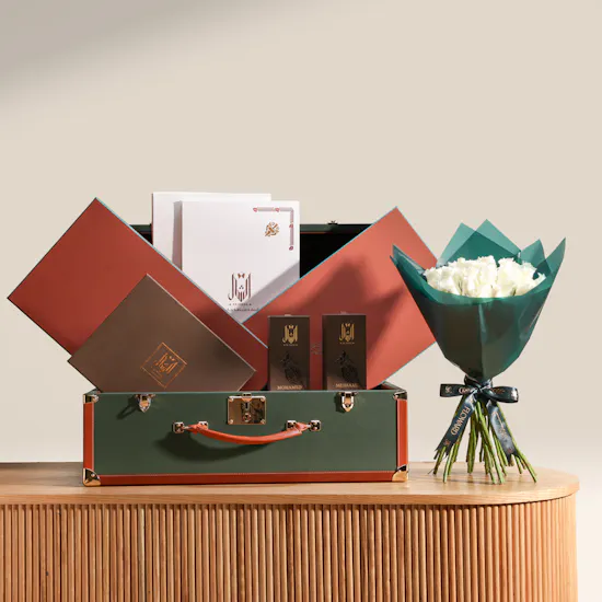 Alshal Signature Men's Gift Box | Magic of Winter Flowers Bouquet