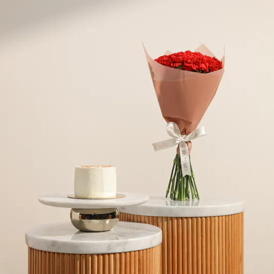 Floward Love Infinity Cake | Stunning Flowers