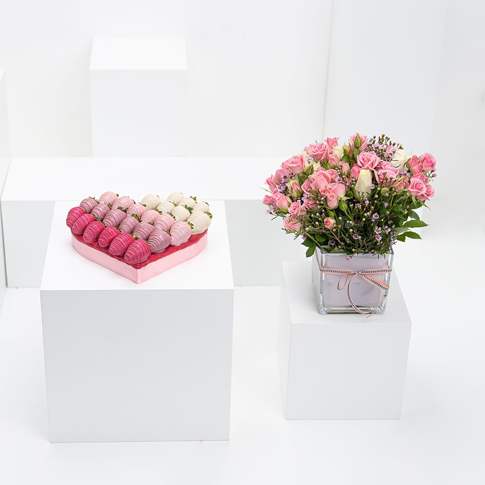 NJD Ombre Strawberries & Flowers Vase