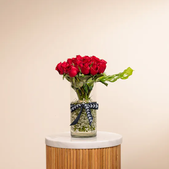 Calm in Red | Rose Vase