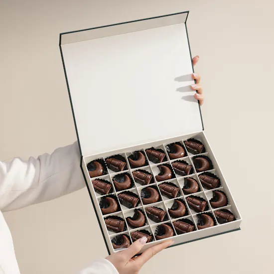Floward Essence of Joy Medium Chocolate Box