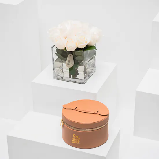 Feel Good Tea Camel Leather Tea Box | 20 White Roses