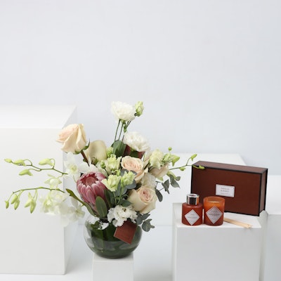 Nawat Hub Candle & Incense Set & Flowers