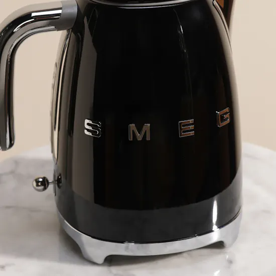 Smeg Retro Style Electric Black Kettle | 1.7 Liter