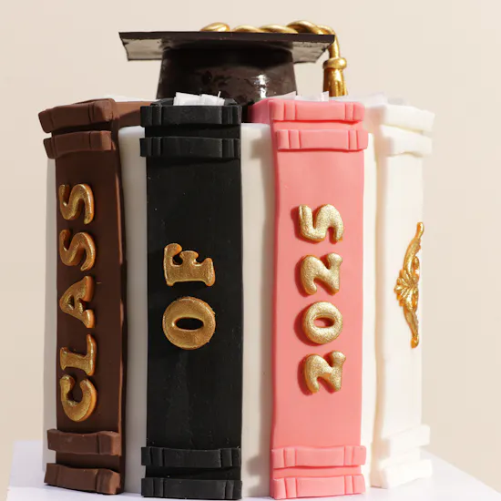 Floward Graduation Day Cake