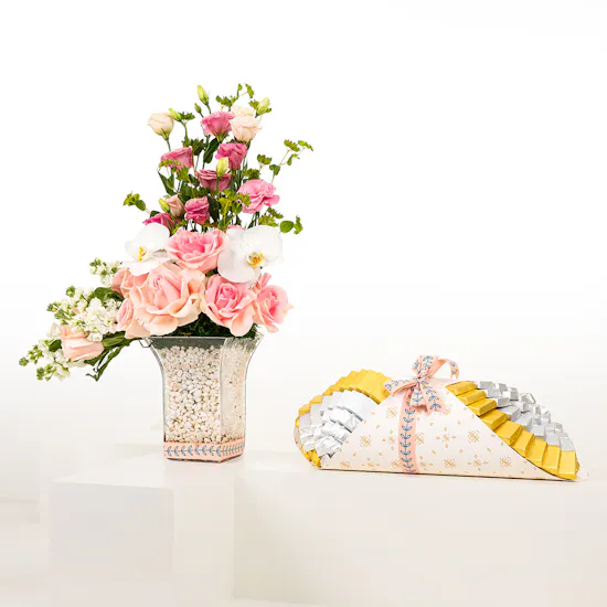 Linne Royal Chocolate Bouquet | Pink Elegance Flowers