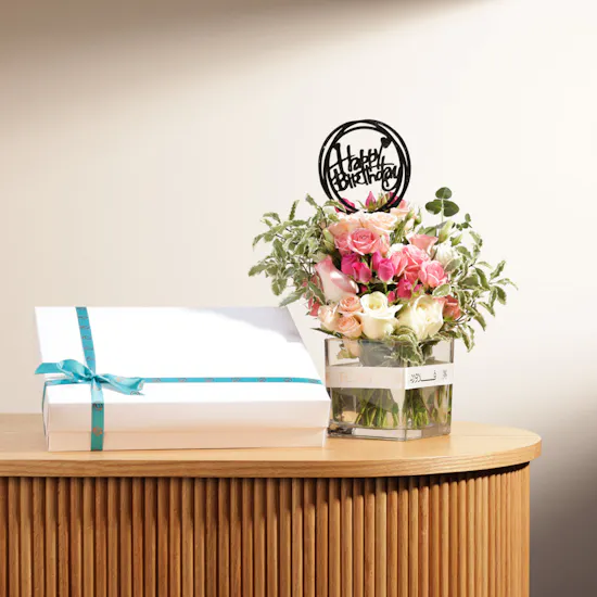 Patisserie By Guillermo Palomo Macarons Box | Blooms