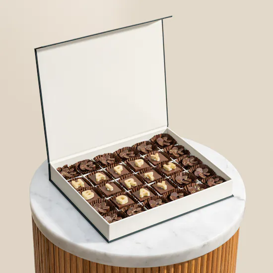 Floward Happy Birthday Medium chocolate Box